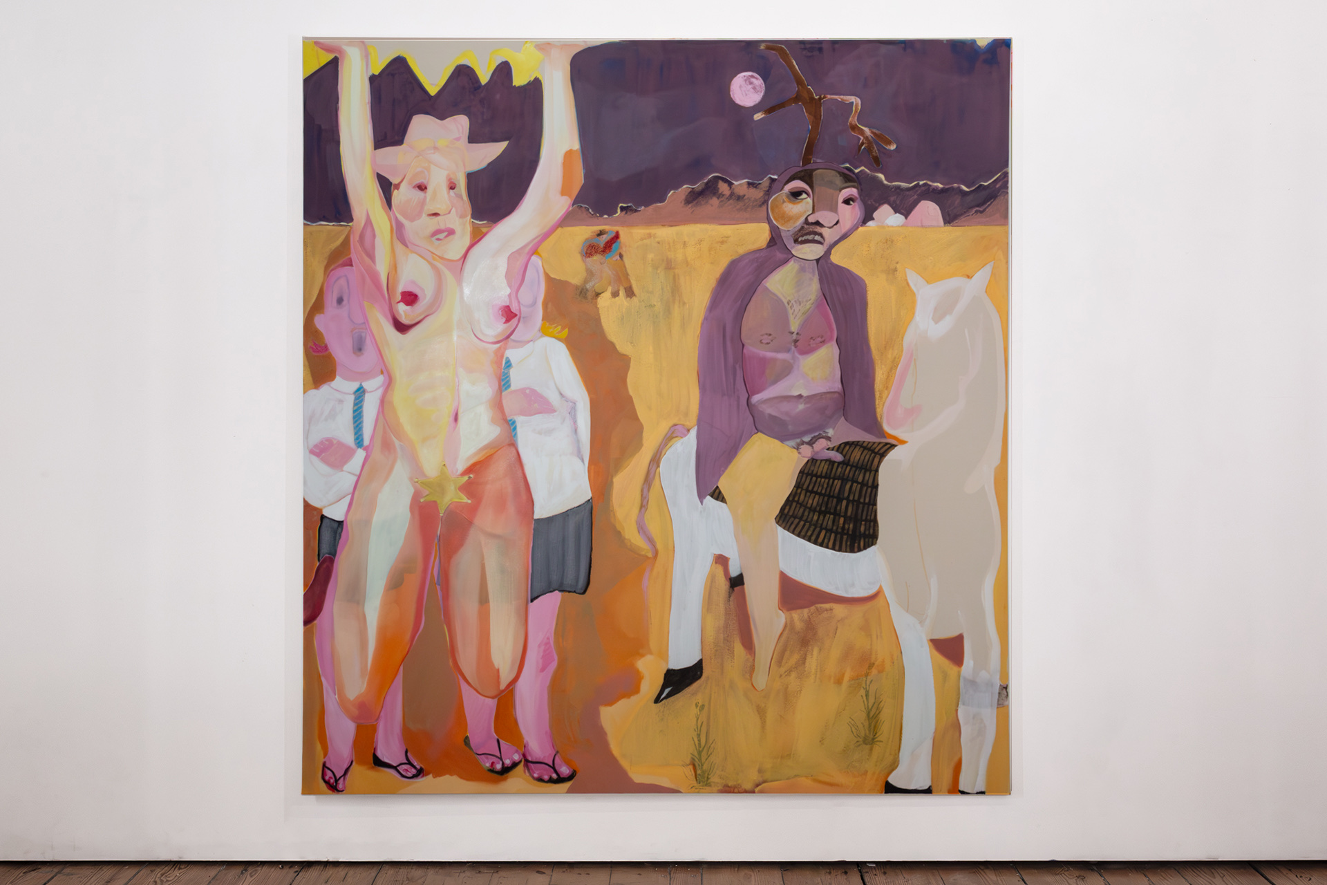 The naked sheriff casts off the intruder who rides a steed, whilst cowboy wrestle in the mountains.